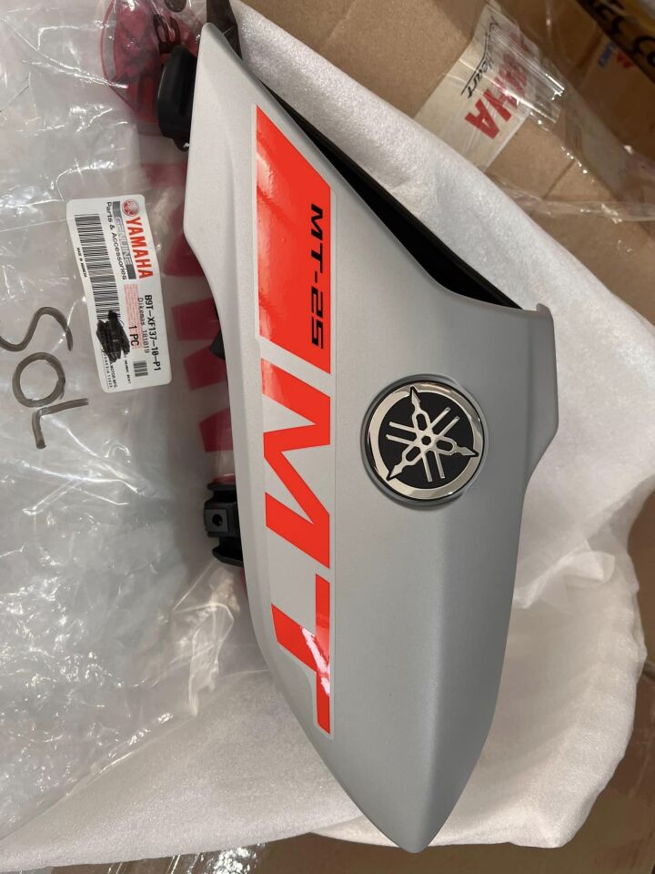 20-22 yamaha mt 25 sol grenaj gri renk mt 25 sol hava kanalı orııjınal