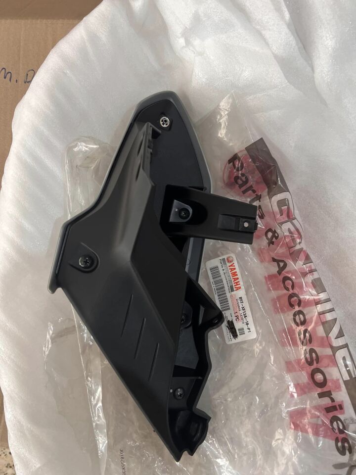 20-22 yamaha mt 25 sağ grenaj mt 25 sağ hava kanalı orıjınal