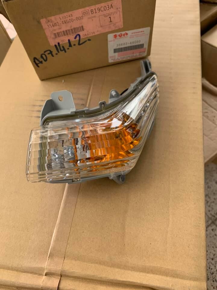 suzuki gsr 600 ön sinyal sol taraf sıfır orıjınal  parça kodu
