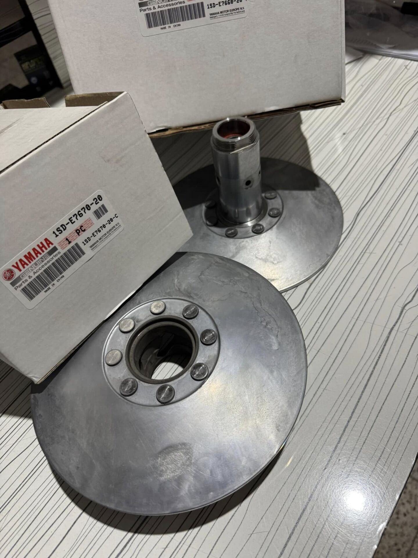 yamaha xmax 400 arka debriyaj majesty 400 arka debriyaj yanakları  sabit yanak