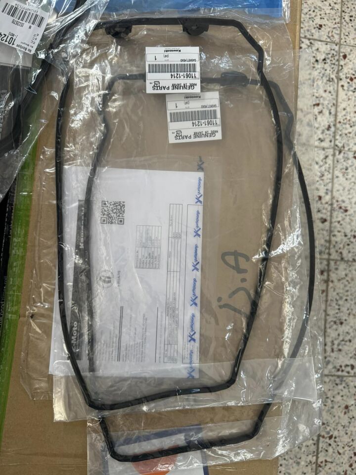 kawasaki z 900 kulbırıtor kapak contası z 900 üst lastık conta