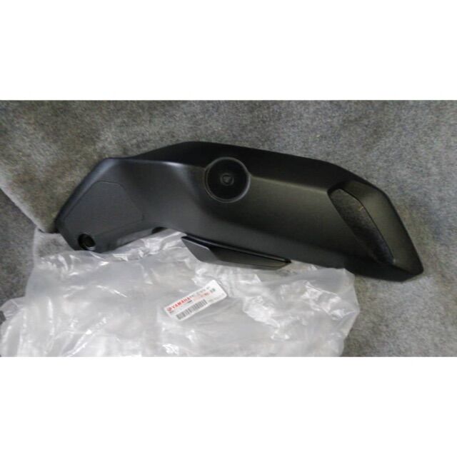 18-20 yamaha mt 07 sağ hava kanalı mt 07 sağ grenaj hava girişi