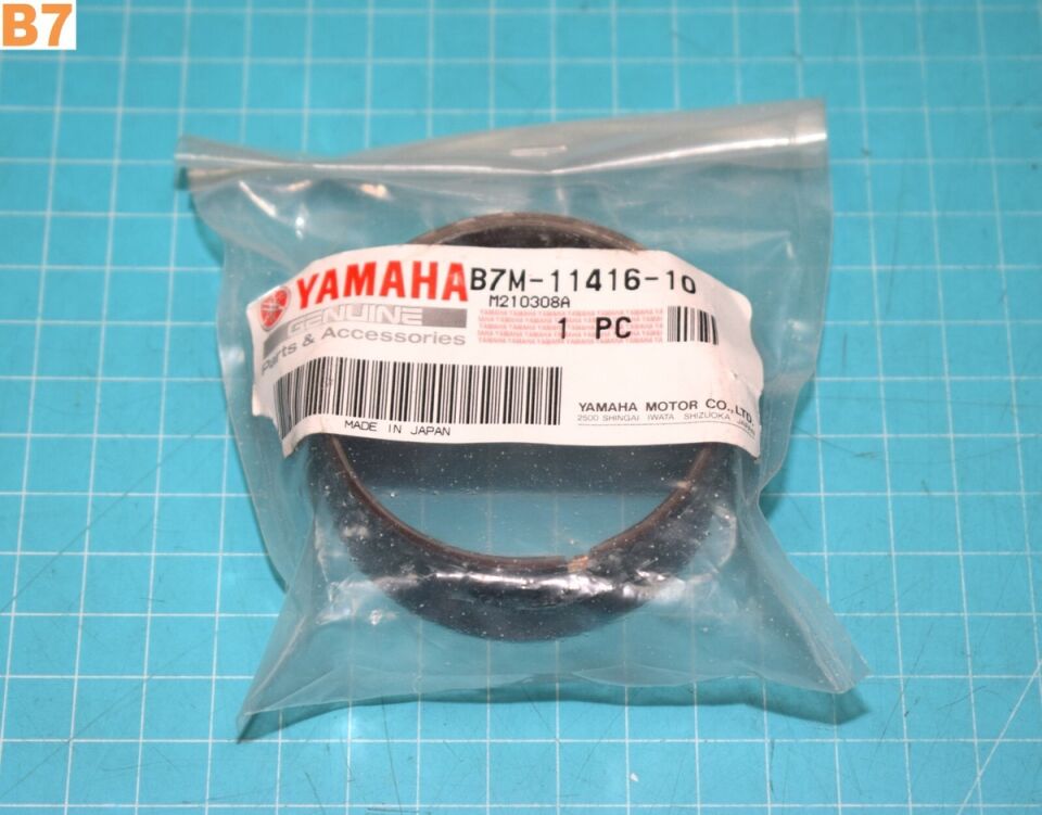 17-19 YAMAHA TMAX 530 ANA YATAK 20-26 YAMAHA TMAX 560 ANA YATAK SOL TARAF SİYAH RENK