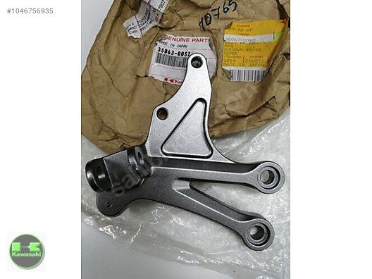 04-05 Kawasaki ZX10-R sağ ön braket sıfır orijinal