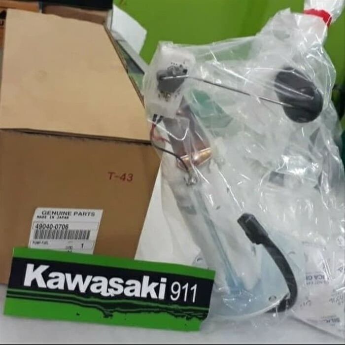 12-16 Kawasaki Er6 Benzin Pompası Er6-n / Er6-f Benzin Pompası Komple