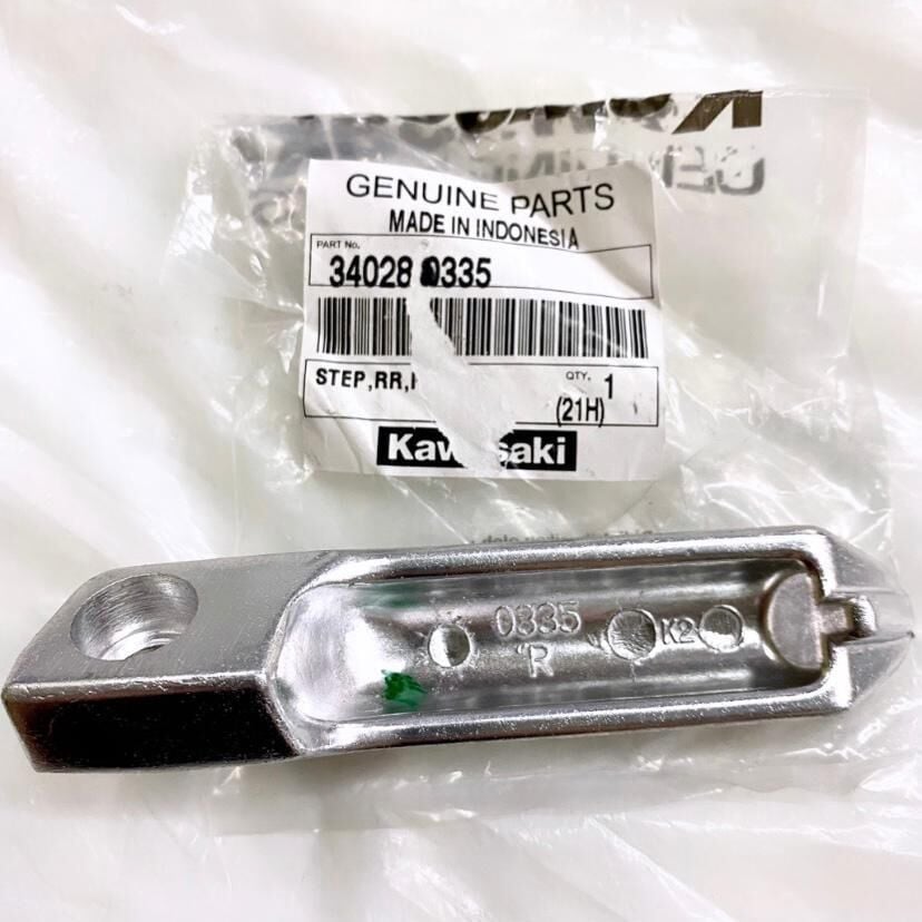 Kawasaki Ninja 250 SL / Z 250 SL / Versys 300 Sağ Arka Basamak