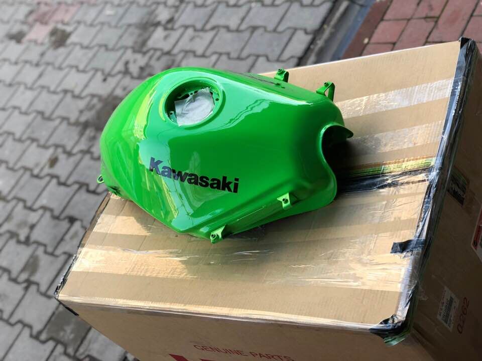 08-12 Kawasaki ninja 250r depo yeşil renk ninja 250 r depo yeşil renk orijinal