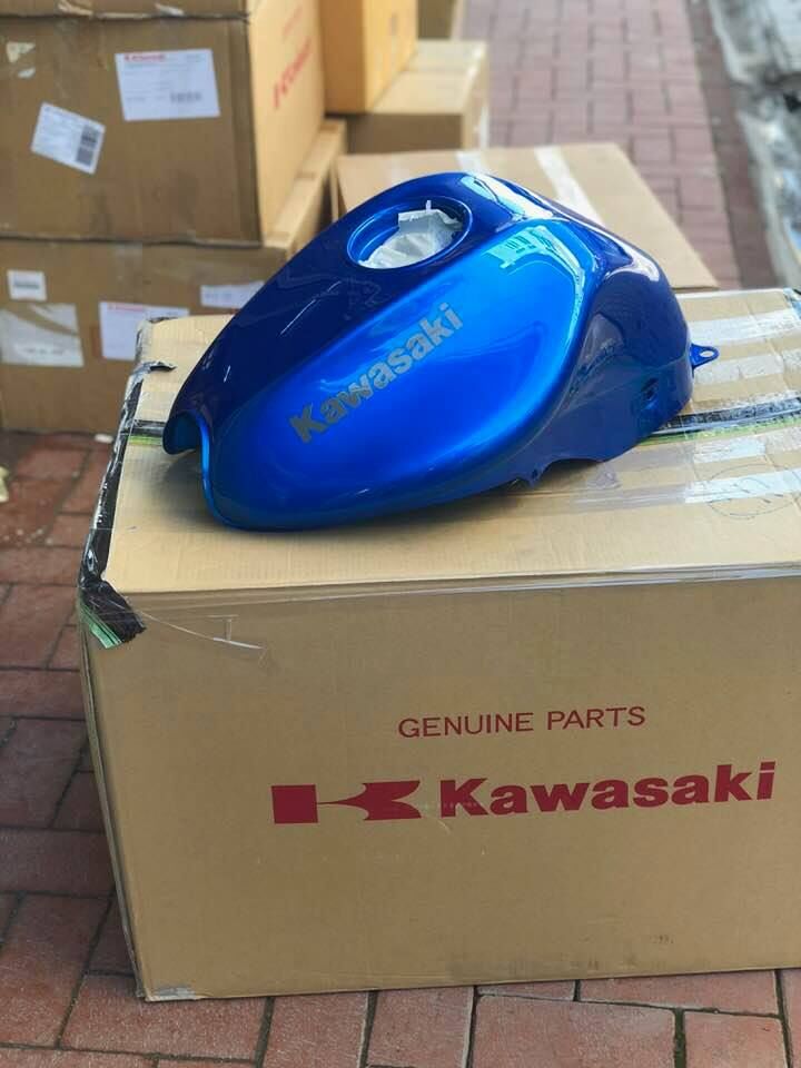 06-08 Kawasaki er6n depo mavi renk er6 n depo mavi renk orijinal