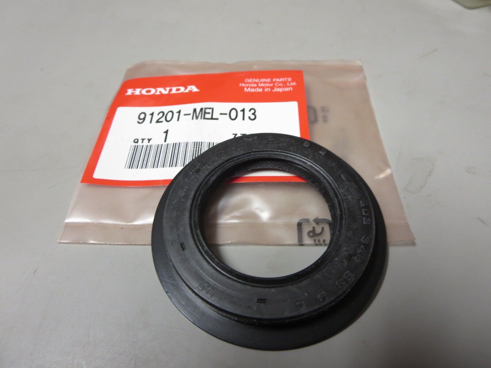 04-07 honda cbr 1000 rr şanzıman çıkış keçesi cbf 1000 şanzıman çıkış keçesi