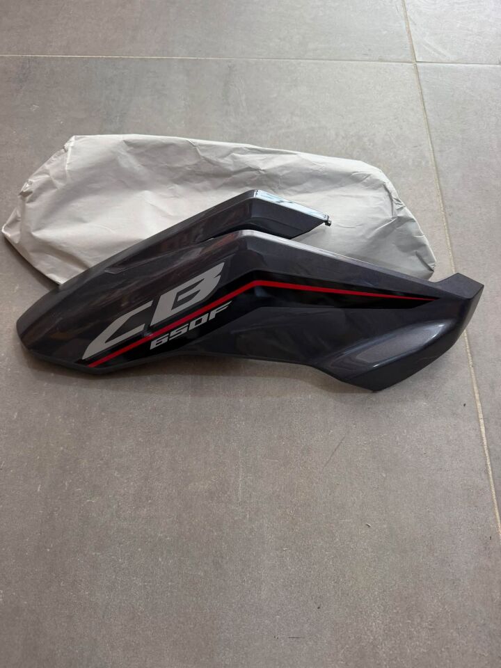 17-18 HONDA CB 650F SAĞ GRENAJ HONDA CB 650 F SAĞ DEPO GRENAJI PARLAK FÜME