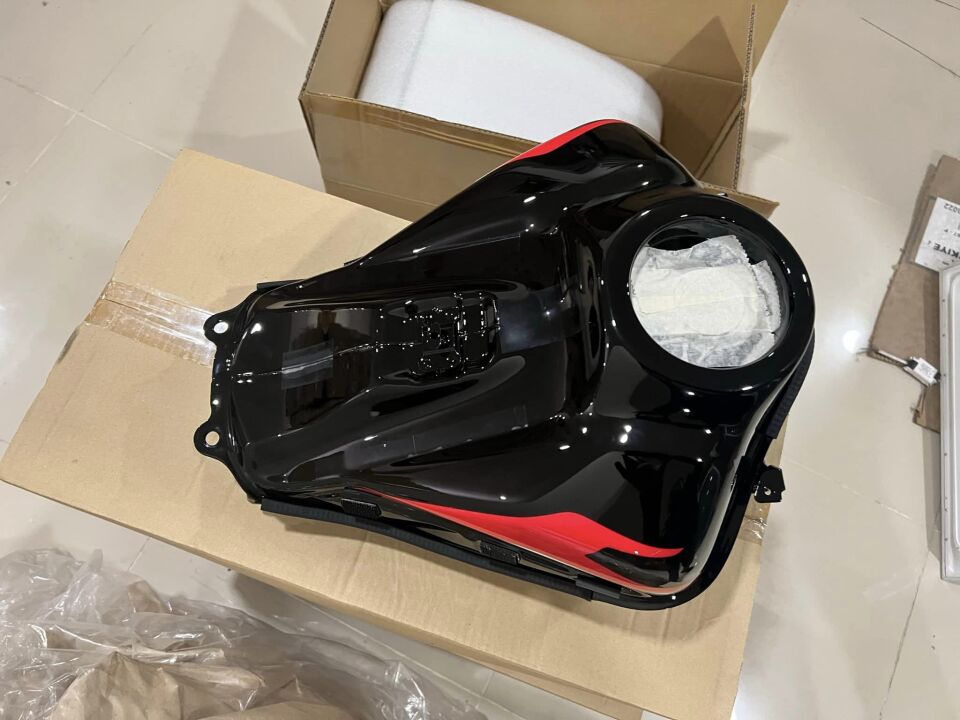 honda crf 250 rally depo crf 250 rally yakıt tankı kırmızı beyaz kuşaklı