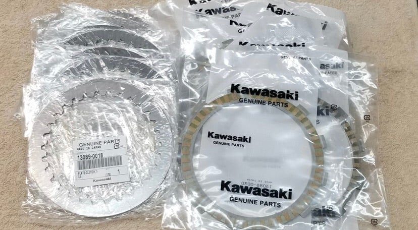 Kawasaki GTR 1400 Debriyaj Balatası ve Sacları Set Halınde Orıjınal 17 Parça