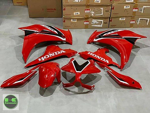 2014-2017 honda cbr 250r sağ alt sakal kırmızı renk stickerlı