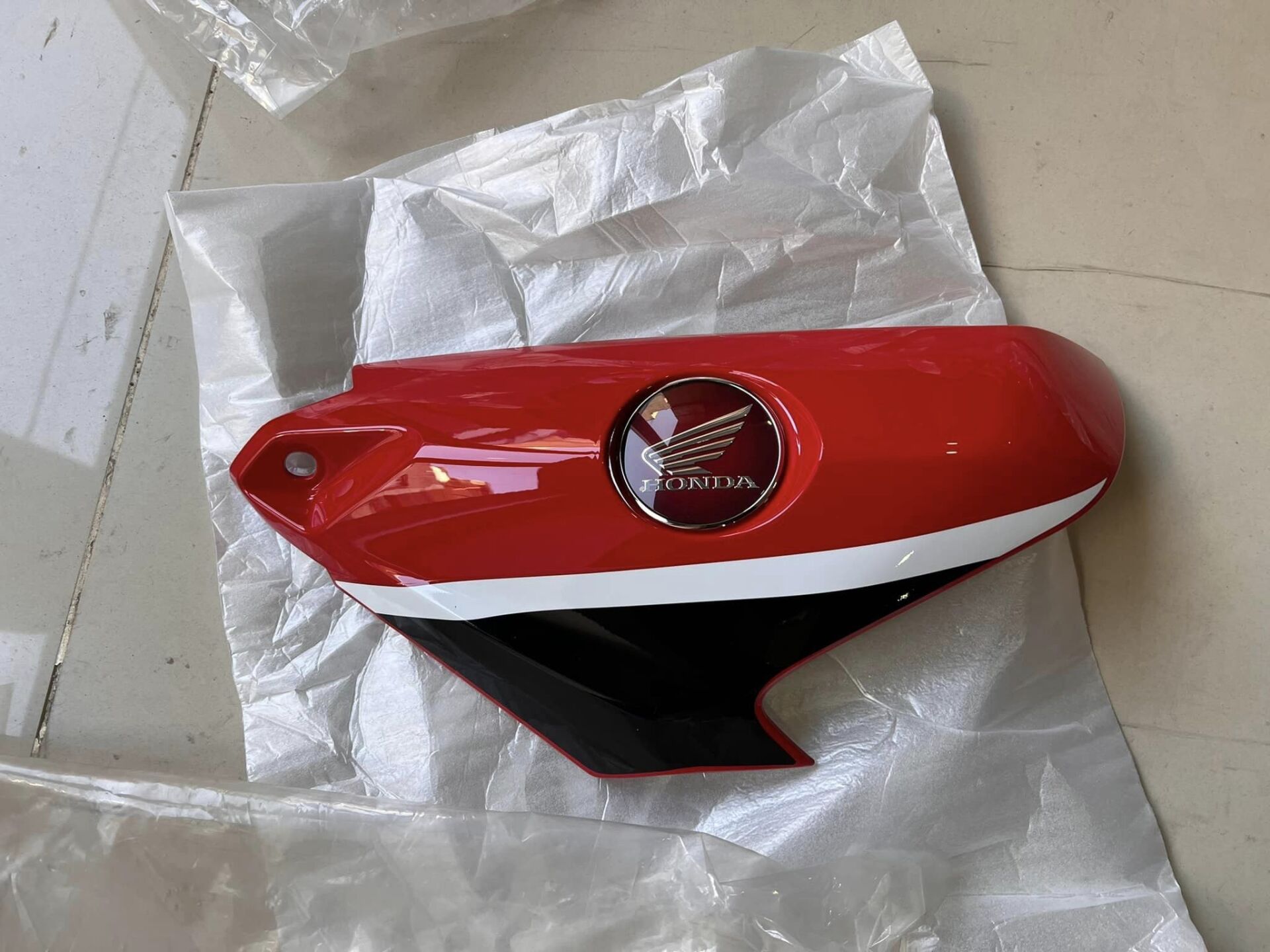 17-19 honda cbr 1000 rr depo sol grenaj cbr 1000rr sol depo kırmızı