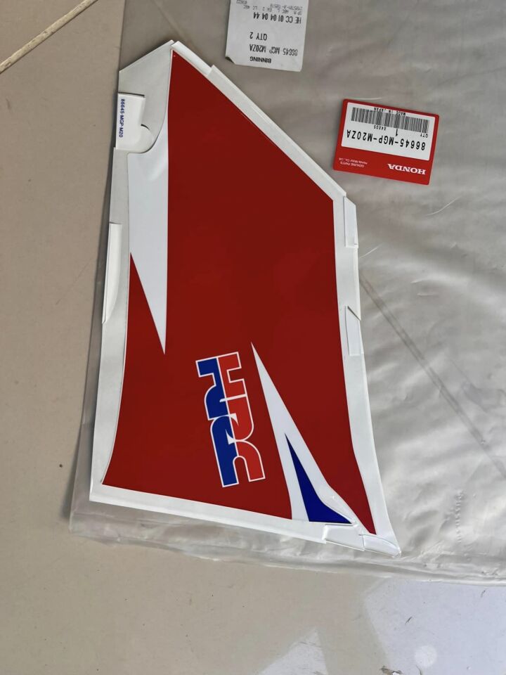 14-16 honda cbr 1000 rr sağ grenaj stickeri cbr 1000rr sağ yazı